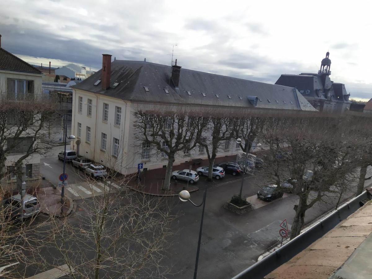 Bel Appartement En Plein Coeur De Ville Le Creusot Exteriér fotografie